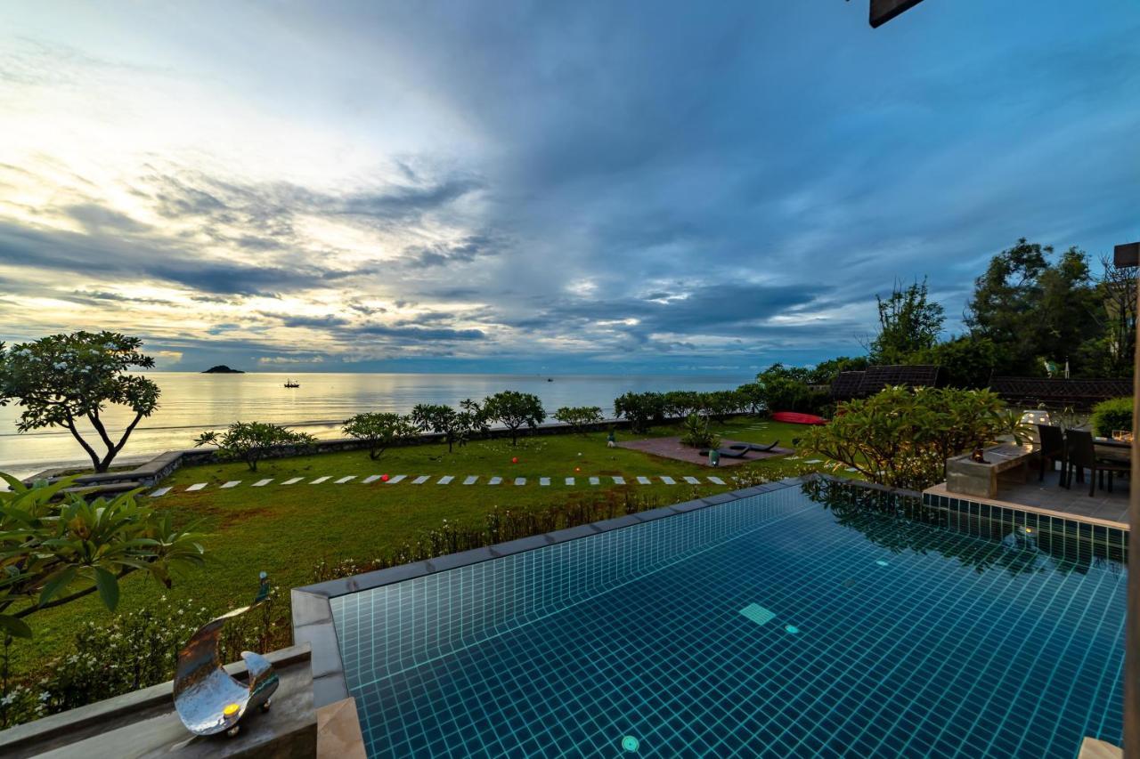 Beachfront Modern 4 Bedroom Pool Villa - Rv Hua Hin Exterior photo